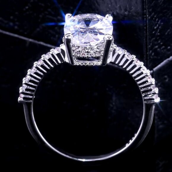 ๐ Stunning 2.50ctw Oval Diamond Engagement / Promise Ring 18k White Gold ๐ - Picture 3 of 6